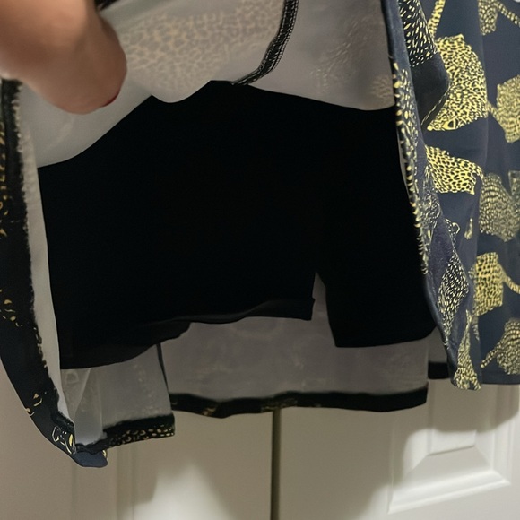 Dona Jo  Brand Leopard print Golf Skort  . Black and yellow - Picture 2 of 7